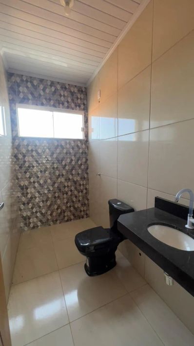 Sobrado para venda possui 450 metros quadrados com 3 quartos em Parque Santa Rita - Goiânia - GO
