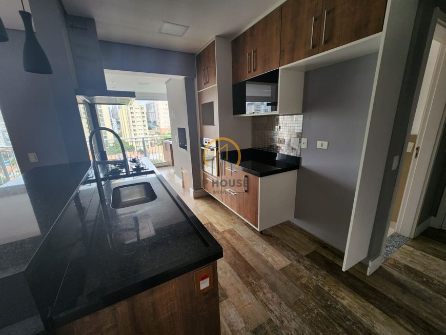 Apartamento á venda na Vila Mariana,112m², 3 suítes,3 vagas de garagem e ar condicionado.