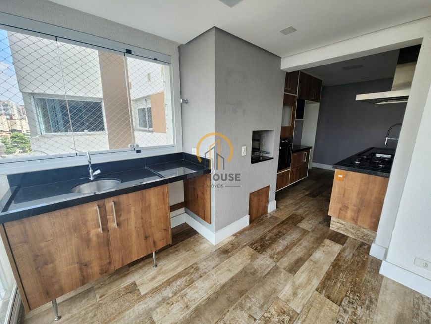 Apartamento á venda na Vila Mariana,112m², 3 suítes,3 vagas de garagem e ar condicionado.