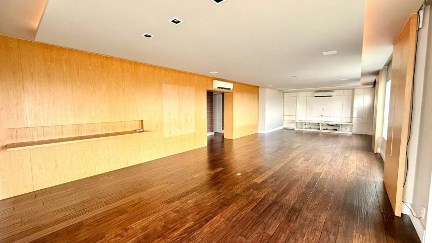 Imóvel para venda tem 206 metros quadrados com 4 quartos em Campo Belo - São Paulo - SP