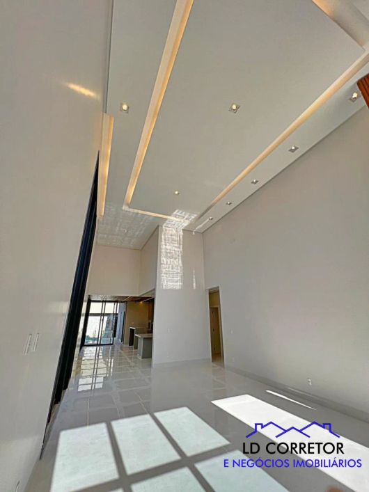 Casa de luxo em condomínio com 4 quartos e 4 suítes no Residencial Goiânia Golfe Clube, Goiânia-GO -