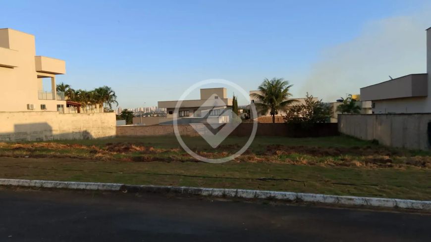 REF:OFFICE2480 Terreno no condomínio Portal do Sol Mendanha, com 484m²,Goiânia-GO codigo: 66285