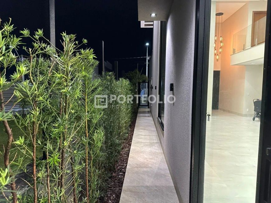 Sobrado de 3 suítes à venda, 257 m² por R$ 2.400.000,00 - Jardins Sevilha - Goiânia/GO
