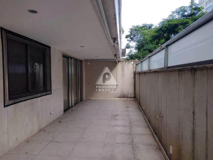 Apartamento tipo Garden, 4 quartos, todos suítes, 163 mts, 2 vagas de garagem em Ipanema.