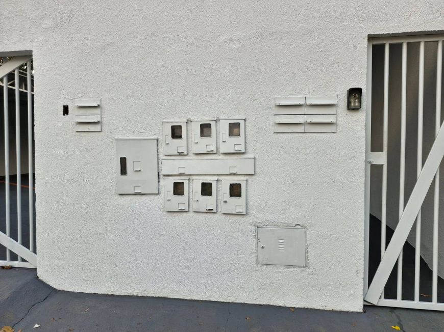 Prédio com Apartamentos de 02 Quartos, Garagem, JD. Balneário - Excelente Para Renda – Ao Lado CEF