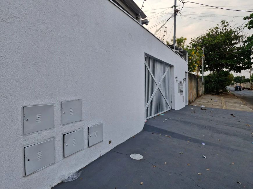 Prédio com Apartamentos de 02 Quartos, Garagem, JD. Balneário - Excelente Para Renda – Ao Lado CEF