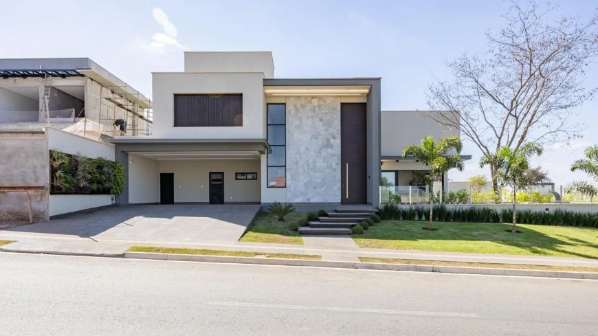 Sobrado com 382 m² construídos e diferenciais surpreendentes