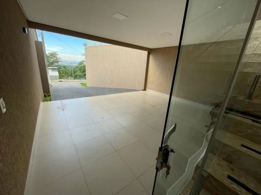 Sobrado para venda com 320 metros quadrados com 4 quartos