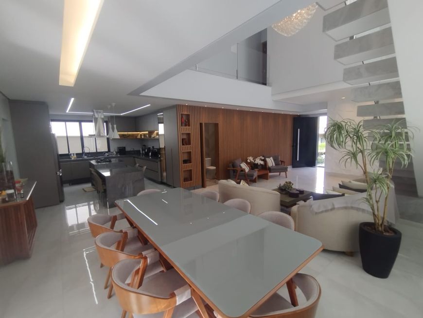 Casa de condomínio sobrado para venda possui 340 metros quadrados com 3 quartos