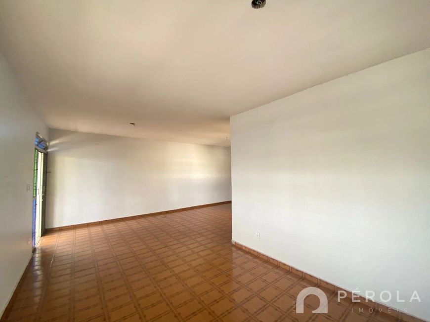 Prédio comercial em Coimbra - Goiânia
