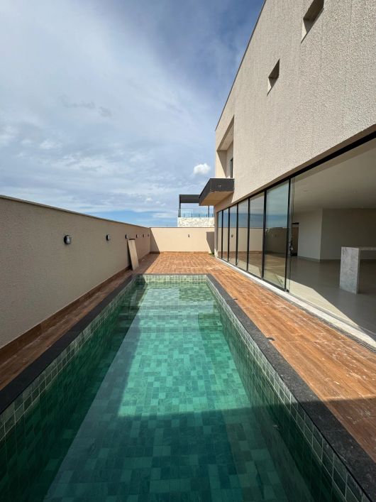 Sobrado Jardins França Casa em Condomínio com 4 Quarto(s) e 6 banheiro(s) à Venda, 378 por R$ 3.580.