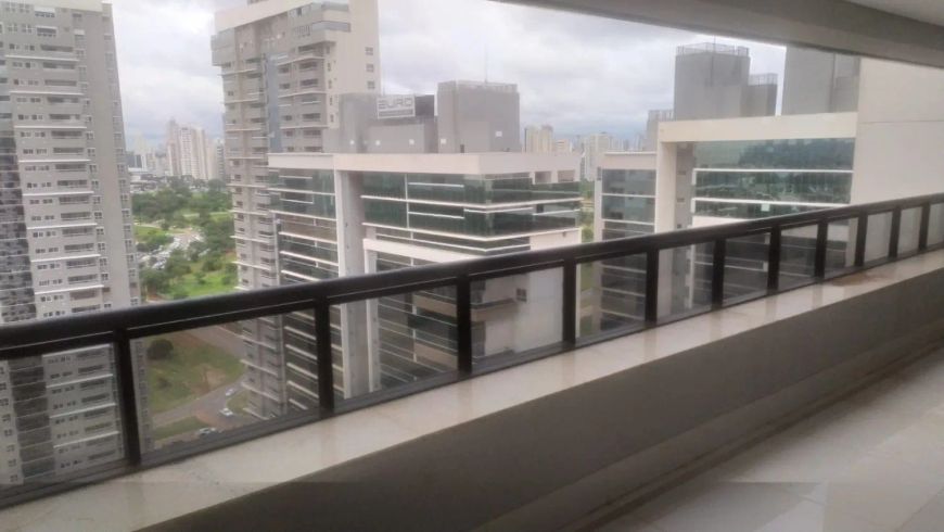 Apartamento Penthouse com 268m2 no Europark Ibirapuera