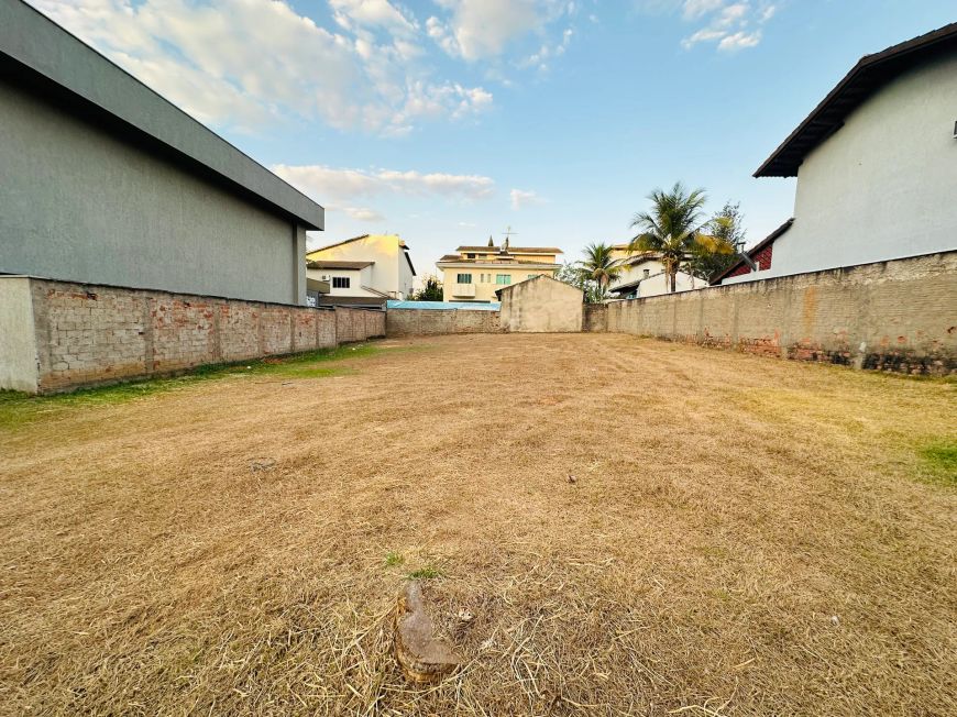 LOTE JARDINS MADRI 450 FRENTE PARA MATA GOIANIA-GO