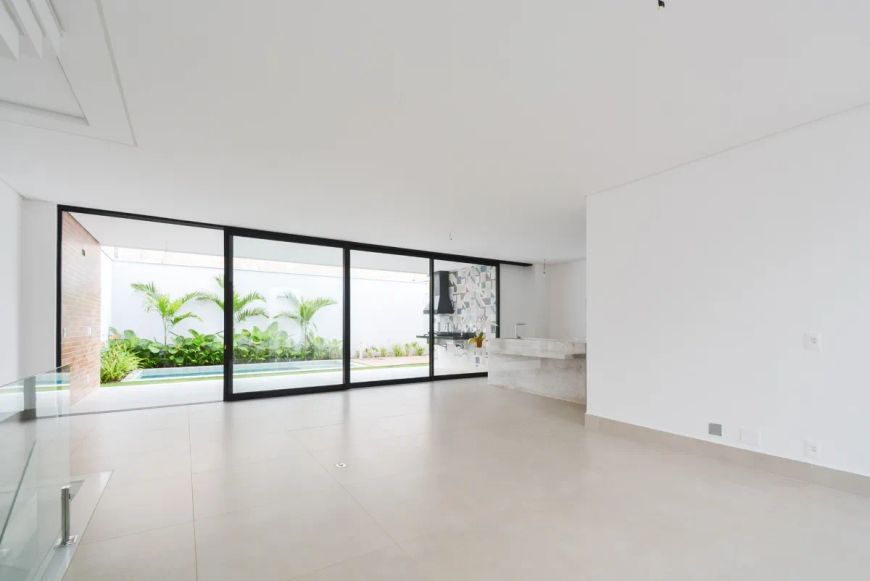 Casa no condomínio Vila Luni para venda com 3 quartos, sendo 3 suítes, 331m²