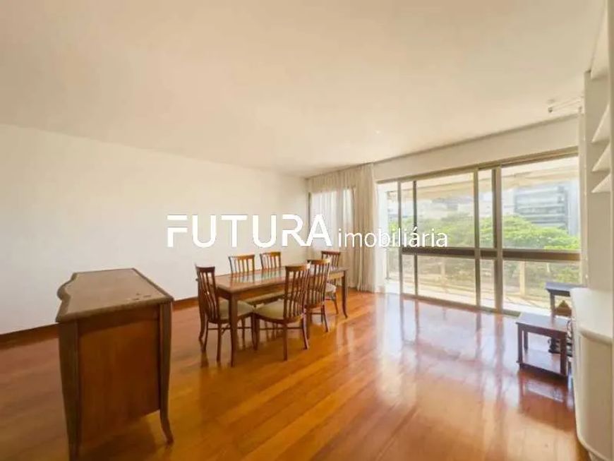 Apartamento - Padrão / Residencial / Leblon