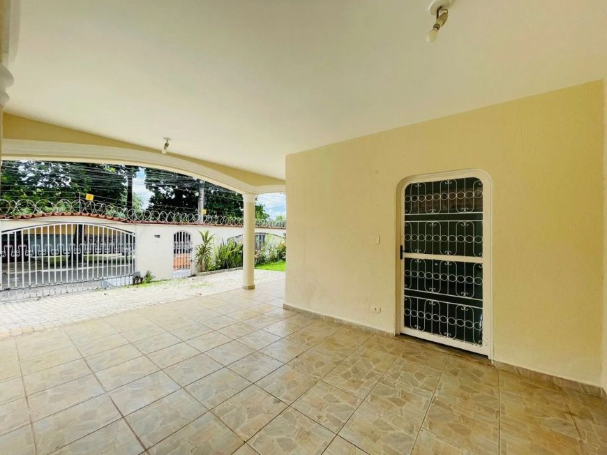 Casa com 4 quartos à venda, 160 m² por R$ 980.000 - Setor Pedro Ludovico