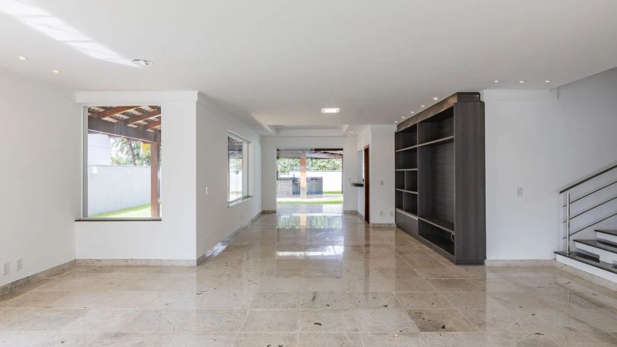 Casa Sobrado a venda no Jardins Paris em Goiânia