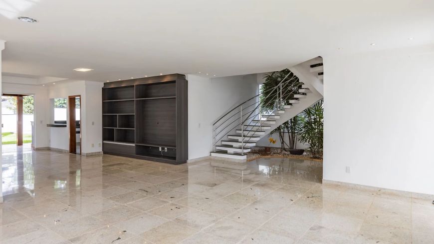 Casa Sobrado a venda no Jardins Paris em Goiânia