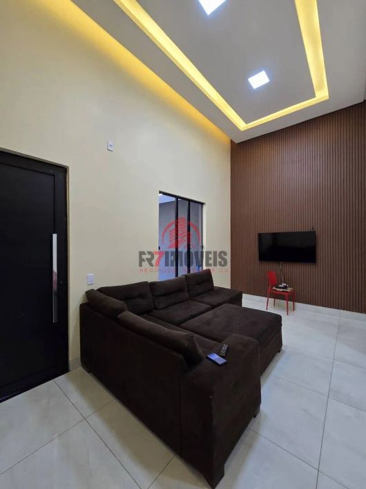 CASA 3Q SOZINHA NO LOTE COM QUINTAL -SETOR MIRANTE - GOIÂNIA - GO