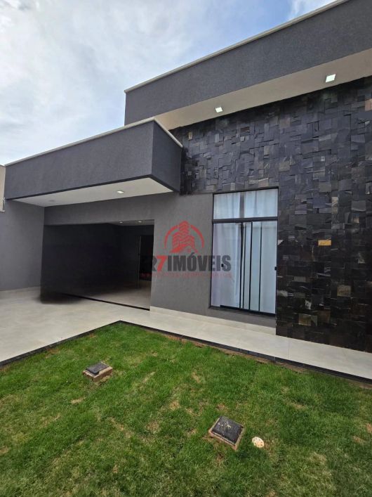 CASA 3Q SOZINHA NO LOTE COM QUINTAL -SETOR MIRANTE - GOIÂNIA - GO