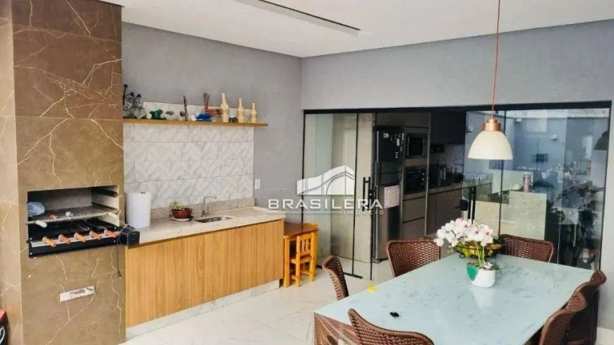 Casa com 3 dormitórios à venda, 145 m² por R$ 900.000 - Vila Rosa - Goiânia/GO