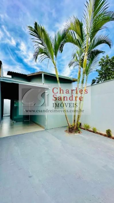 Casa para Venda em Goiânia, Residencial Santa Fé I, 2 dormitórios, 1 banheiro, 2 vagas