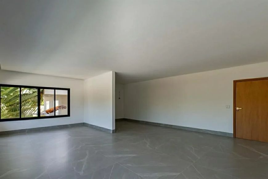 Vendo Sobrado no Condomínio Fechado, Jardins Atenas - Goiânia