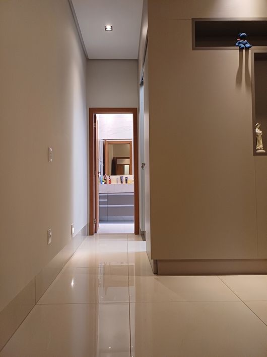 Casa de condomínio para venda possui 240 metros quadrados com 4 quartos
