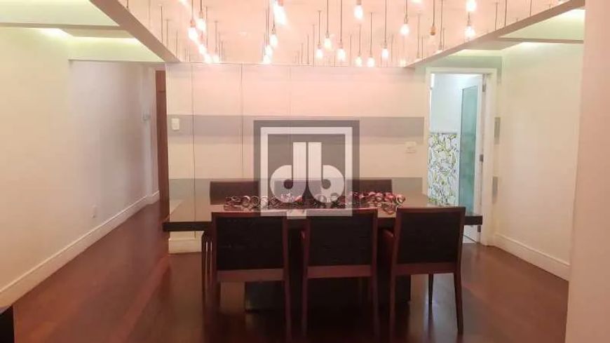 Ipanema, reformado por arquiteto, amplo, frente, salão, 3 quartos, 2 suítes, copacozinha, garagem.