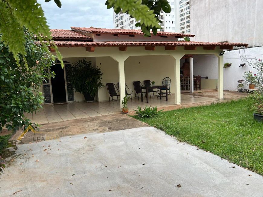 Casa para Venda em Goiânia, Setor Sudoeste, 3 dormitórios, 1 suíte, 1 banheiro, 5 vagas