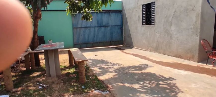 MB/CASA BEM LOCALIZADA EM OUTEIRO.