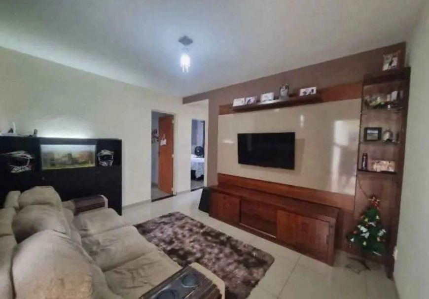 MB/VENDO CASA NO CASTANHEIRA.