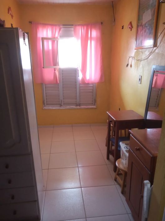 Casa de 2 Pav. na Tv. Barão do Triunfo, 4x30 próx. a Pedro A. Cabral.