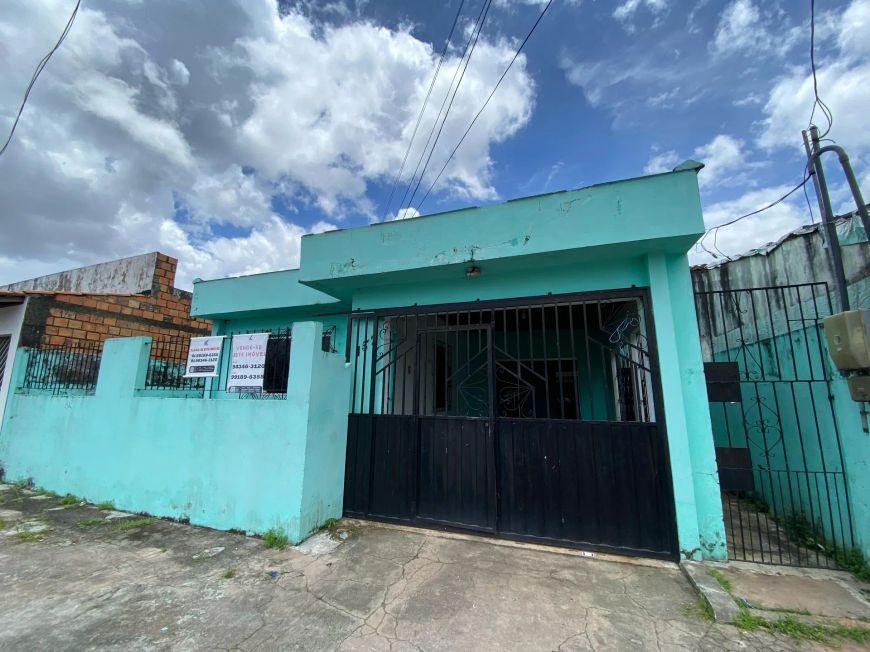Casa para aluguel ou venda, com 4/4, sendo 1 suíte, em Icoaraci