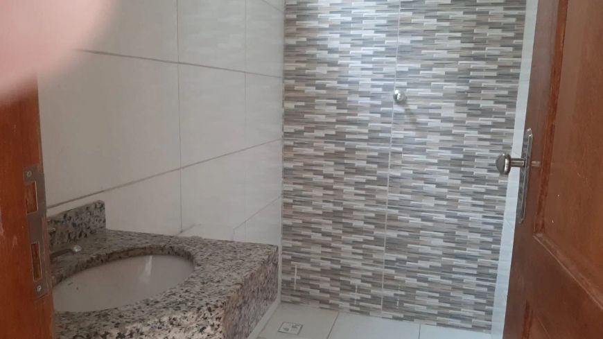 Vendo 2 casas 6x18, no Conj. Paraíso dos Pássaros, p/ Financiar.