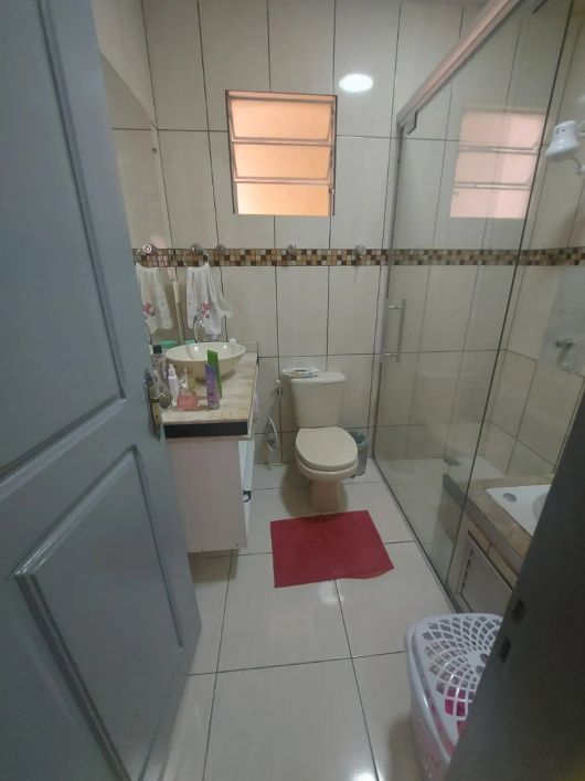 Bacelar Imóveis vende casa térrea no Jardim Portugal, av. Augusto Montenegro