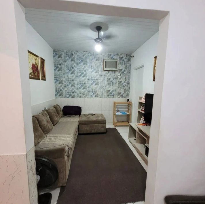 MB/VENDO UMA CASA NO BENGUÍ