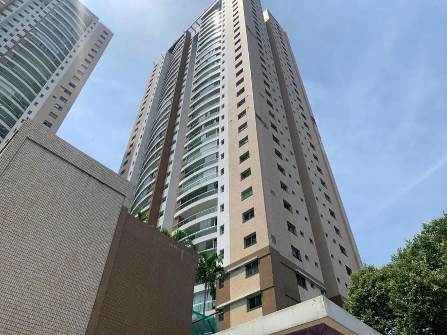 VENDO AMPLO APARTAMENTO NO MARCO, DOCUMENTADO, ANDAR ALTO, NASCENTE, PROXIMO DE TUDO! APROVEITE,