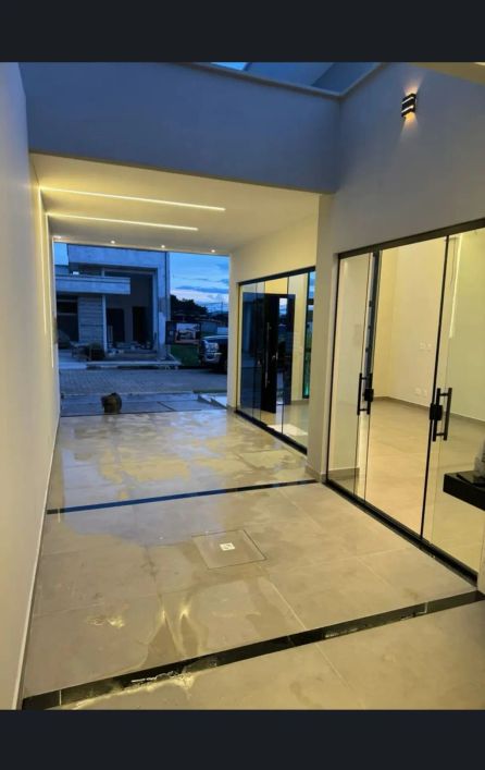 GRAN PARAISO — CASA DE 3/4 SENDO 2 SUÍTES, 112 METROS E 3 BANHEIROS