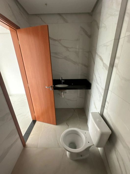 Bacelar imóveis vende casa duplex no Quartzo condomínio verde, 3 suítes, Mangueirão