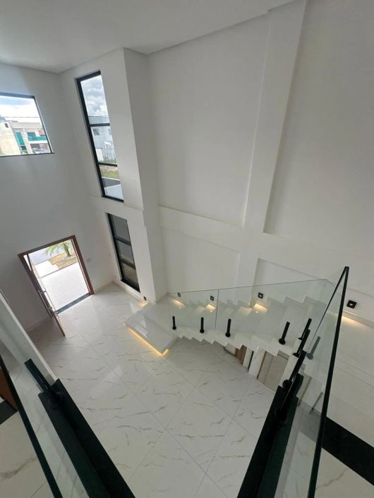 Bacelar imóveis vende casa duplex no Quartzo condomínio verde, 3 suítes, Mangueirão