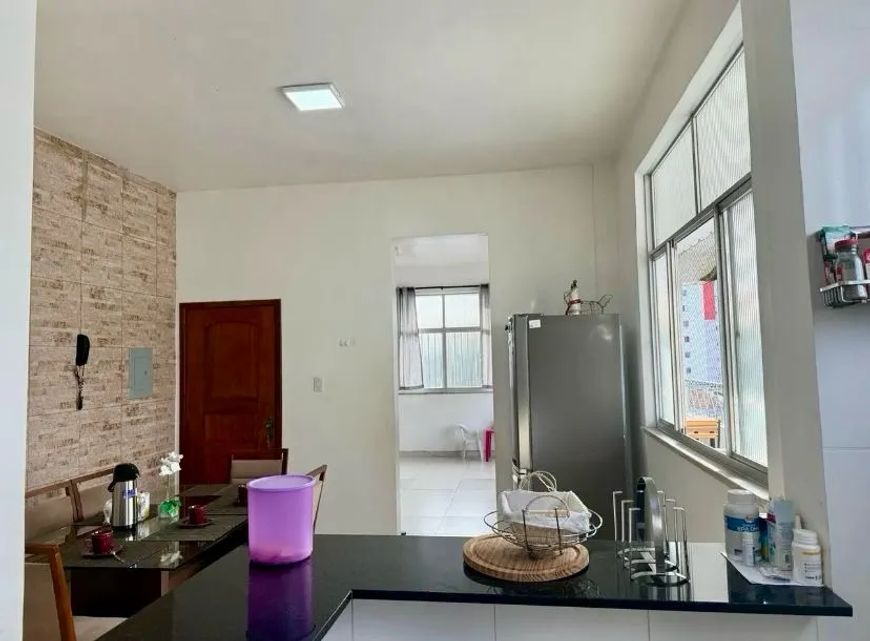 JN VENDO APARTAMENTO TRÊS QUARTOS NO UMARIZAL, APARTAMENTO COM ESCADA CONTENDO 130 METROS E GARAGEM.
