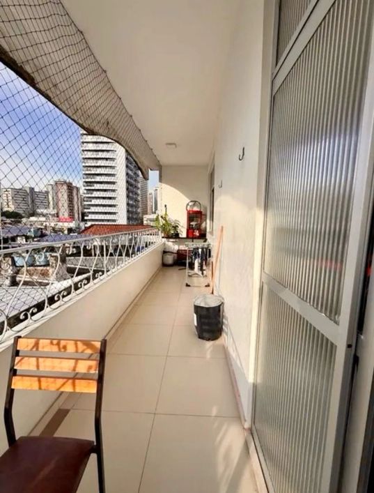JN VENDO APARTAMENTO TRÊS QUARTOS NO UMARIZAL, APARTAMENTO COM ESCADA CONTENDO 130 METROS E GARAGEM.