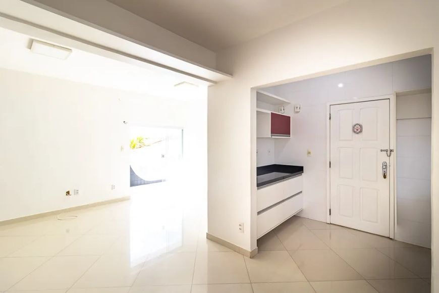 Aguas Marinhas - apartamento reformado - 3 quartos sendo 1 suíte - 1 vaga