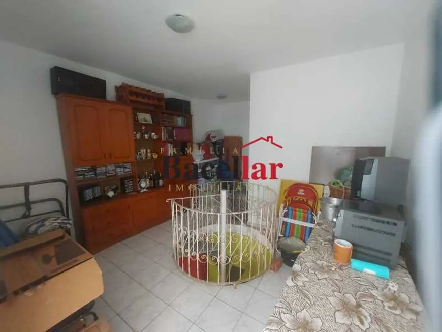 Apartamento Duplex em Cascadura