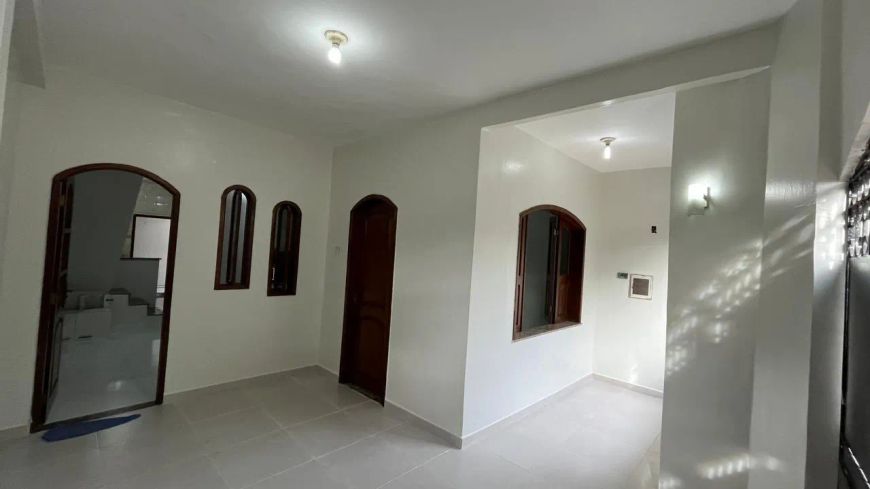 Vendo casa prox a Duque com 160 m², com 3 quartos, sendo 2 Suítes, na Tv. Barão do Triunfo