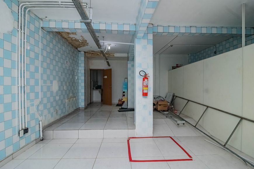 Vende Imóvel Comercial | Residencial Enéas Pinheiro | Prédio Inteiro