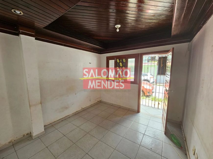 Casa na Vila Teta em Nazaré. Precisa Reforma