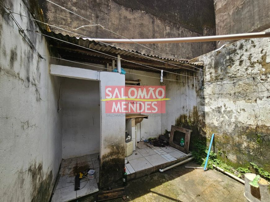 Casa na Vila Teta em Nazaré. Precisa Reforma