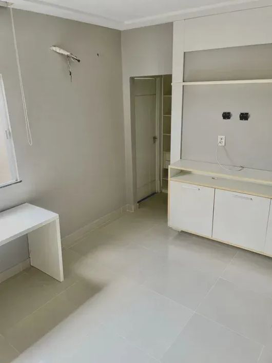Jardim Espanha: Belíssima Casa c/ Piscina 220m² 4 Suites 2 Vg